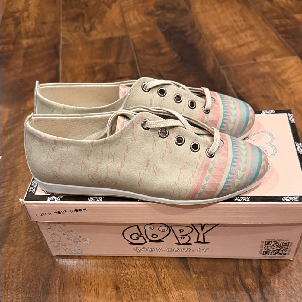 Brand New Goby Women's Patterned Sneakers - Cream and Pink